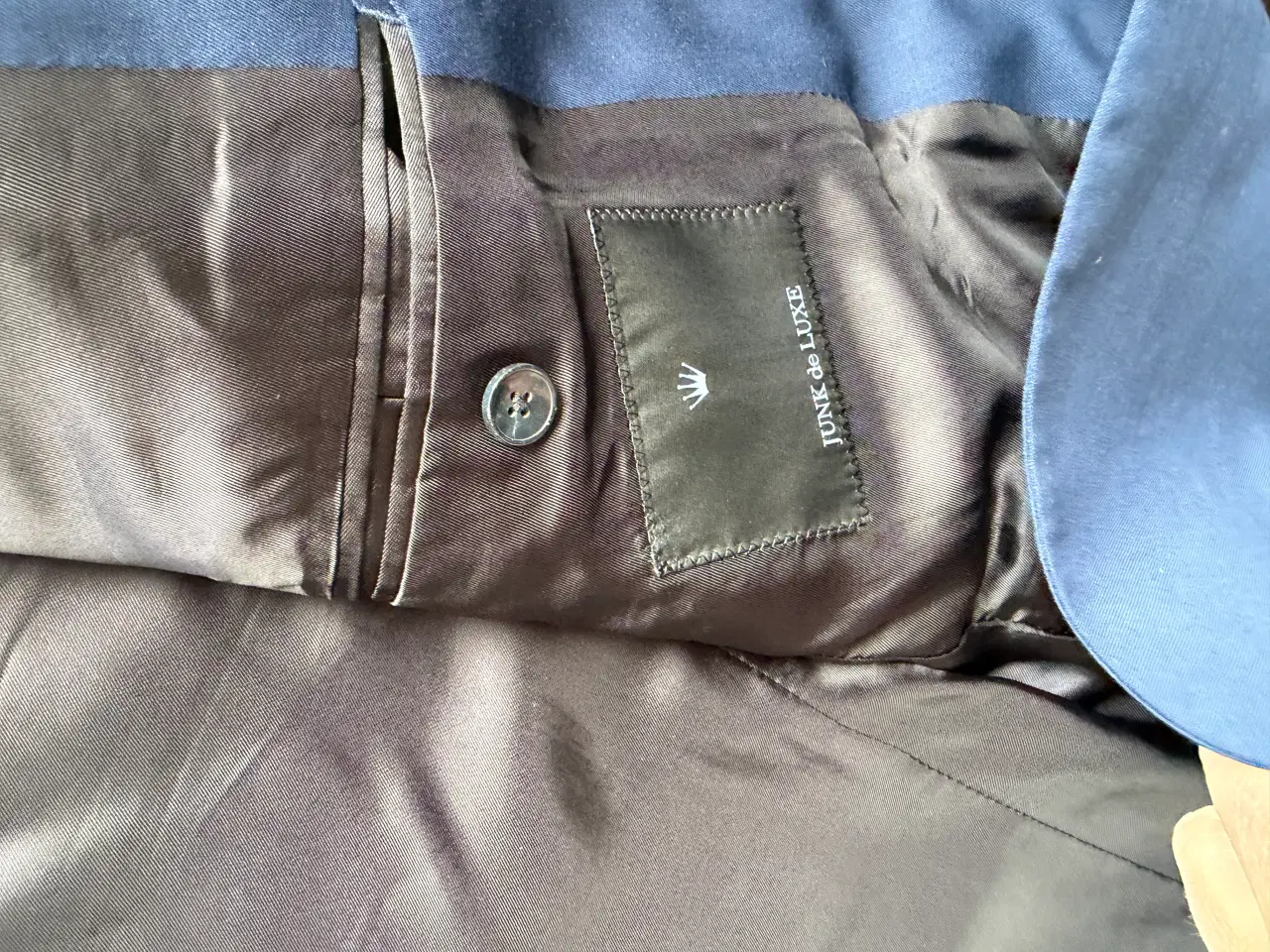 Billede 2 - Junk De Luxe jakkesæt med vest i str 50 (medium)