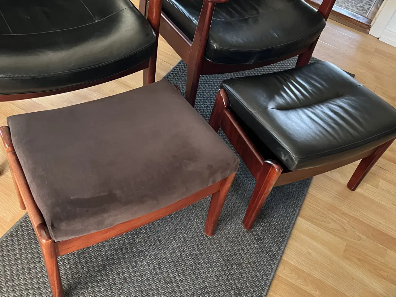 Billede 5 - 2 Farstrup otiums lænestole m/ skamler