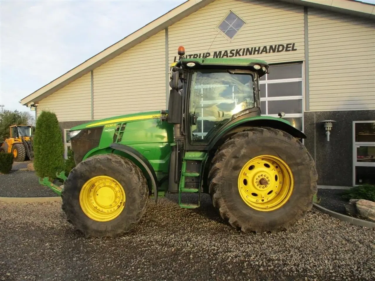 Billede 9 - John Deere 7230R Med frontlift og frontPTO