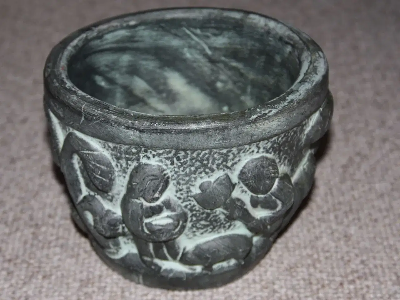 Billede 1 - Potteskjuler med relief H.: 16 cm 