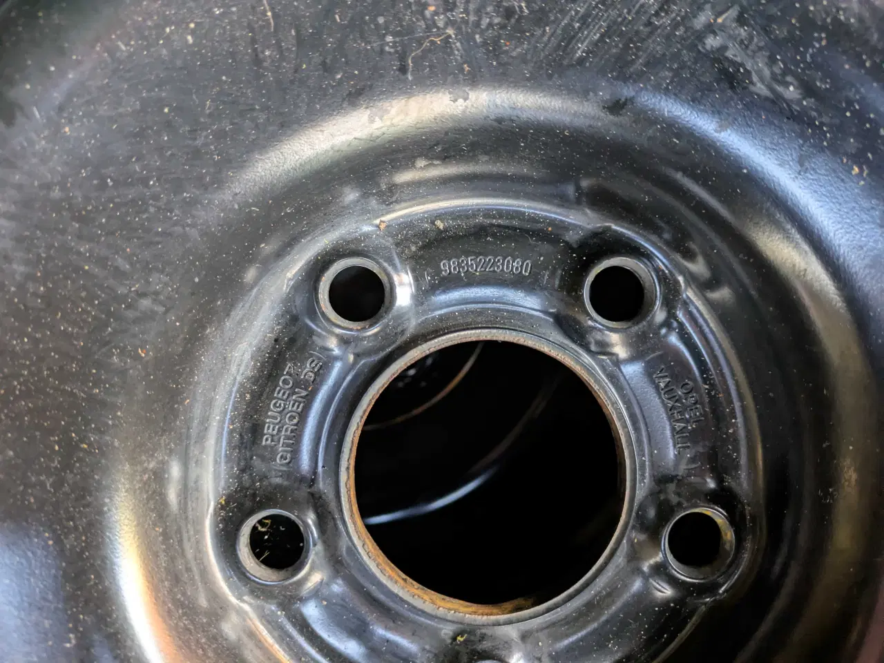 Billede 2 - næsten nye fælge med v.dæk 8 mm