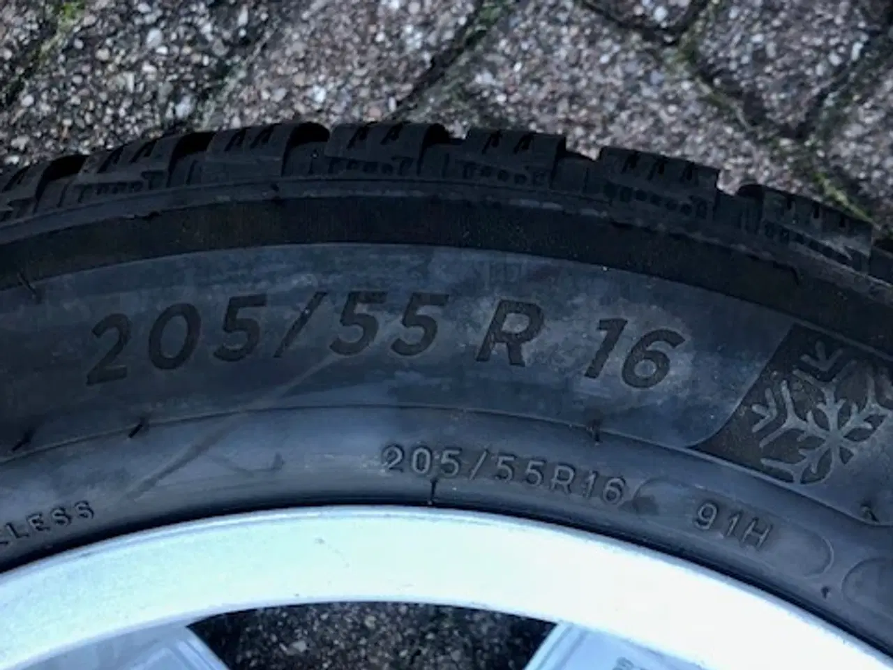 Billede 1 - Alufælge med dæk