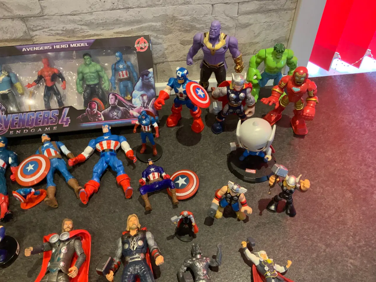 Billede 5 - Avengers figurer