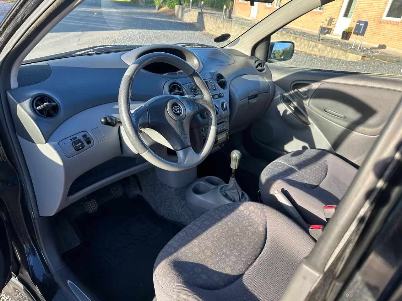 Billede 8 - Toyota Yaris 1.3 benzin 5 dørs 