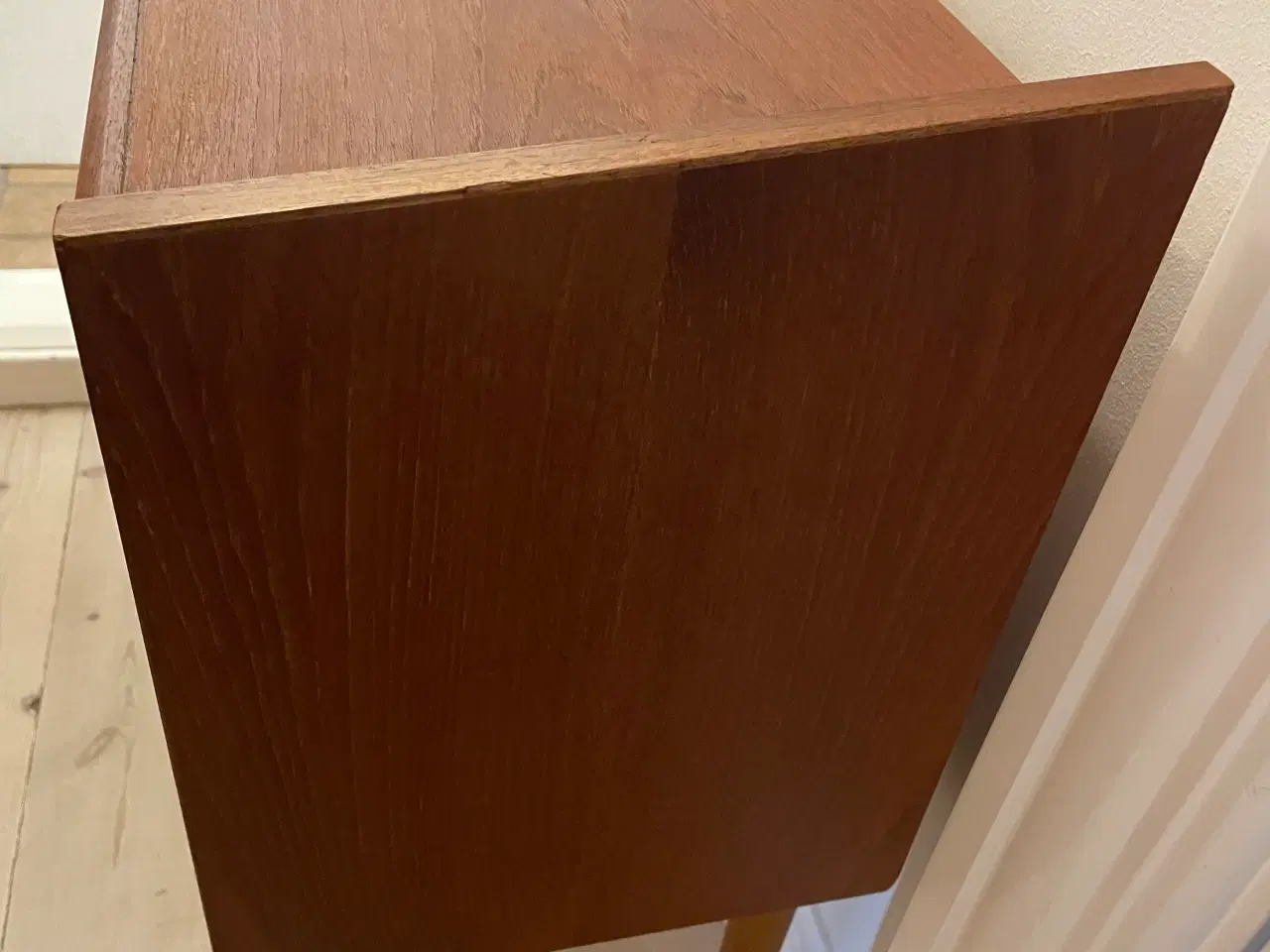 Billede 3 - Lille teak kommode sælges