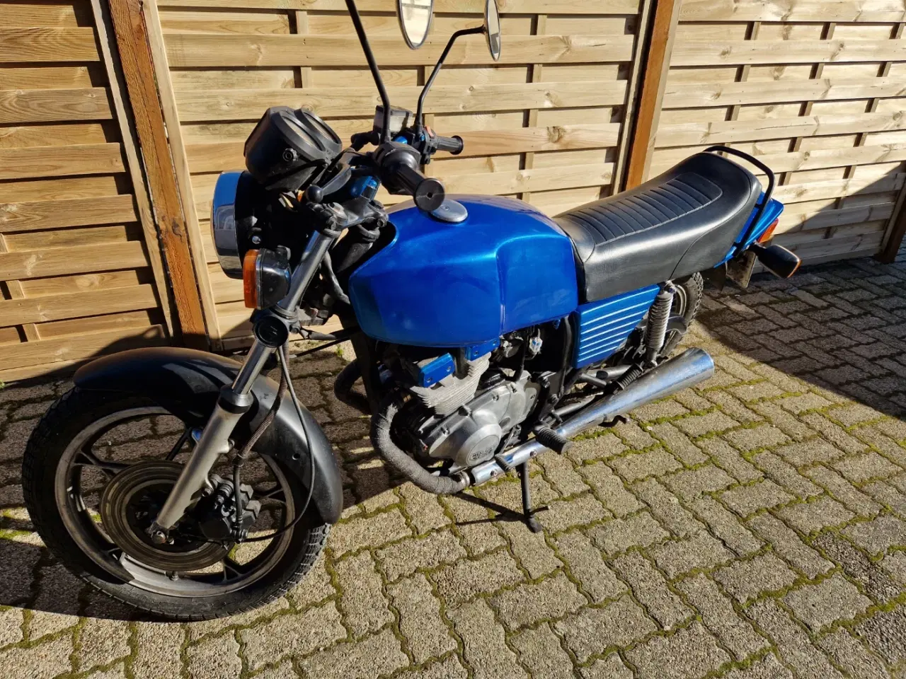 Billede 1 - Renoveret GSX 250 Medfølger masse resevdele