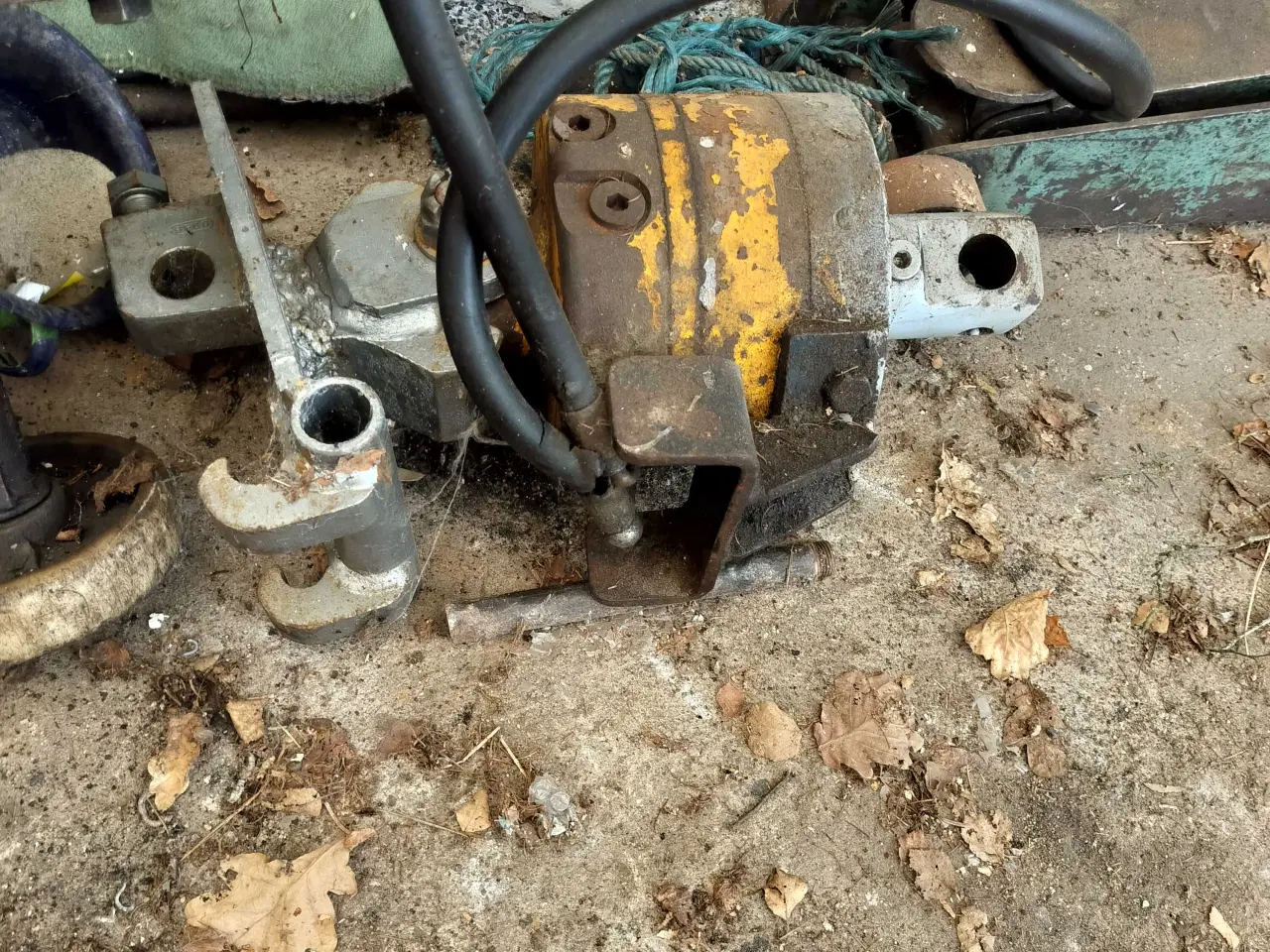 Billede 1 - Krøje motorer med bor