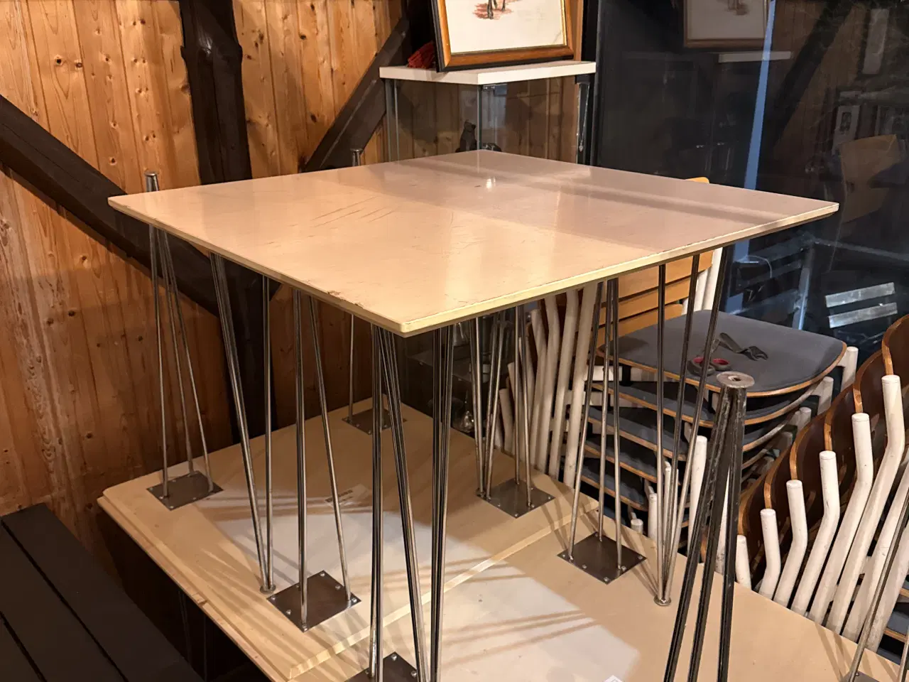 Billede 2 - Borde og stole sælges