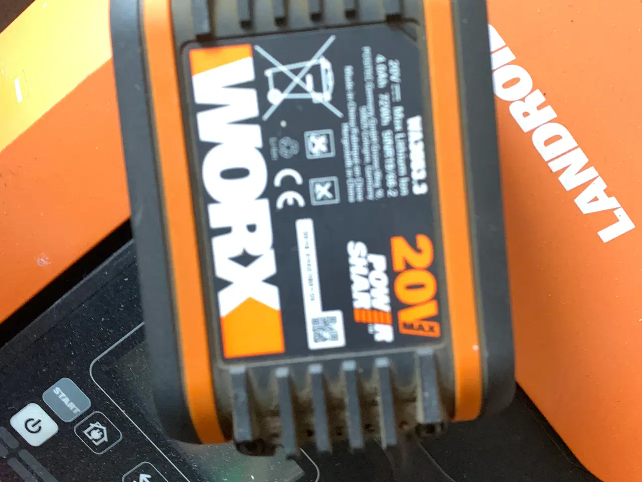 Billede 4 - Plæneklipper Worx 700 med garage