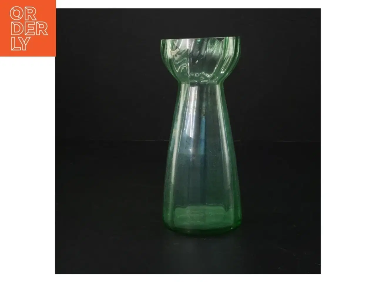 Billede 1 - Grøn glasvase (str. H. 18 cm. ø 8 cm)