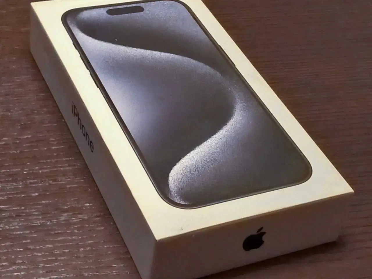 Billede 6 - iPhone 15 Pro • 256 GB • Natural Titanium • Som ny