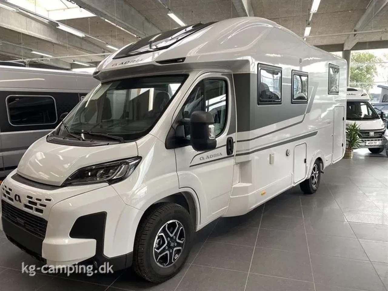 Billede 1 - 2026 - Adria Coral 650 DL   PÅ VEJ! Populær Adria Coral 650 DL med masser af udstyr.