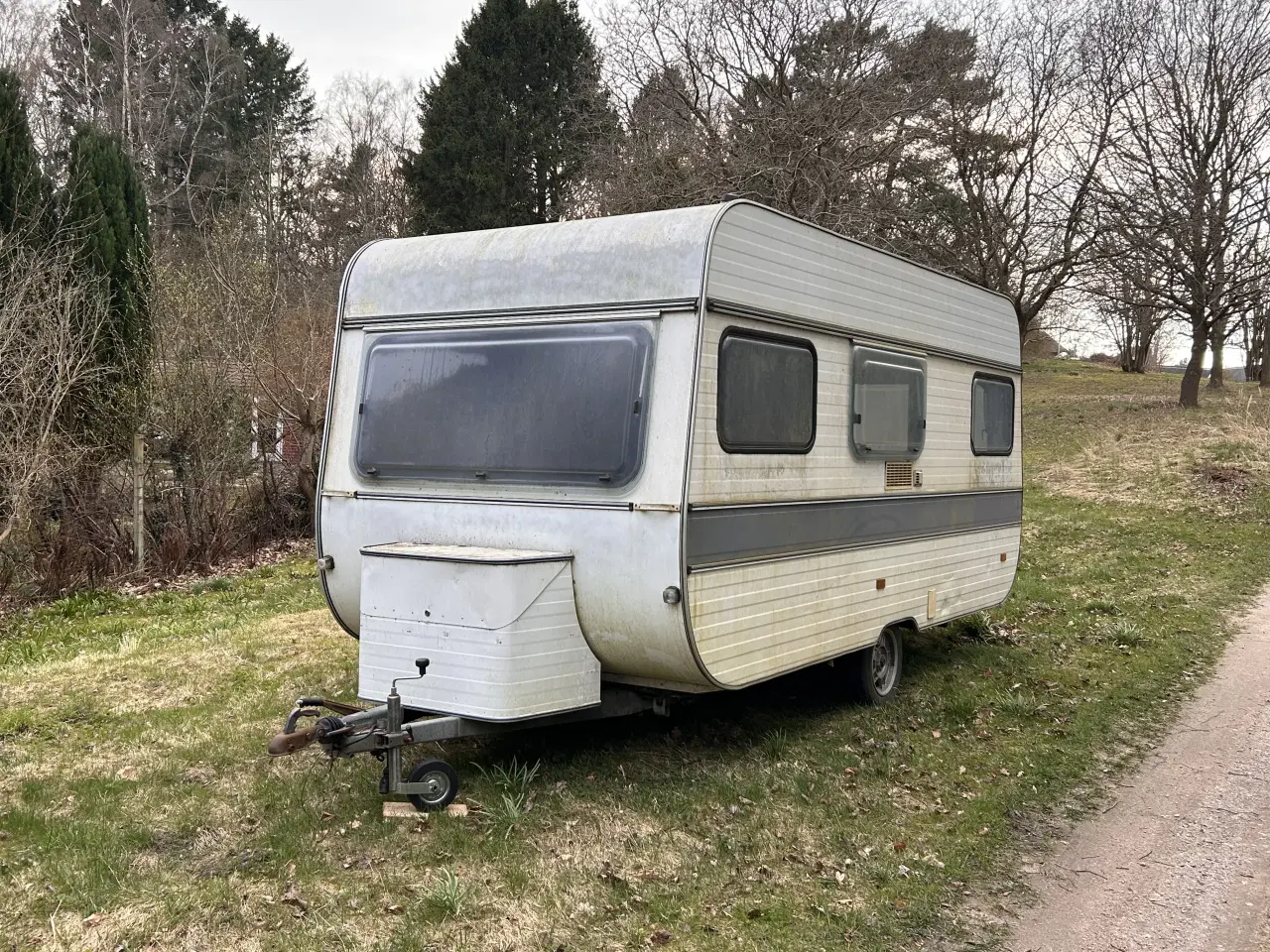 Billede 1 - Campingvogn gives væk