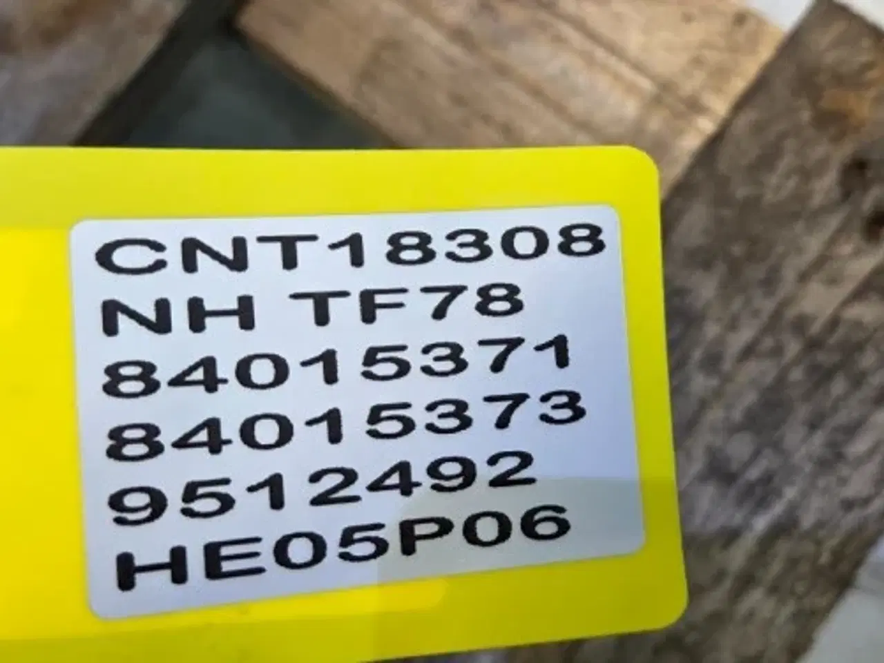 Billede 20 - New Holland TF78 Konsollen Til Instrumentbrættet 84015371