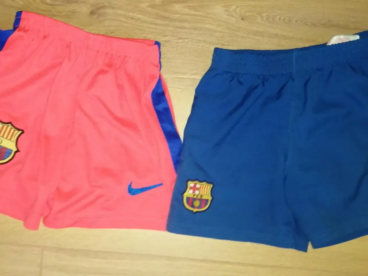 Billede 2 - 3 PAR FC BARCELONA SHORTS, 4/5 OG 6/7 ÅR, FLOTTE