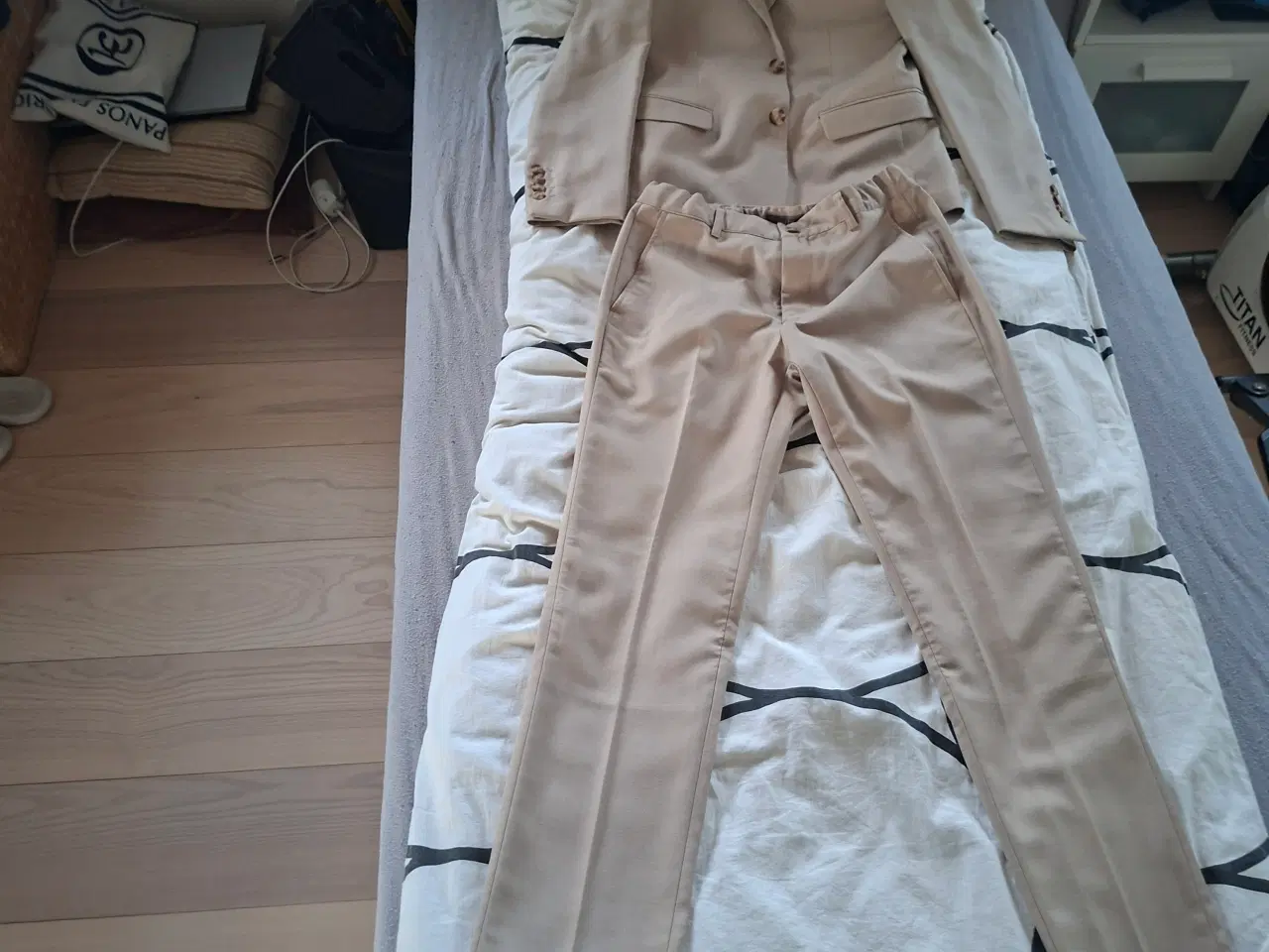 Billede 11 - Jakkesæt / Konfirmand