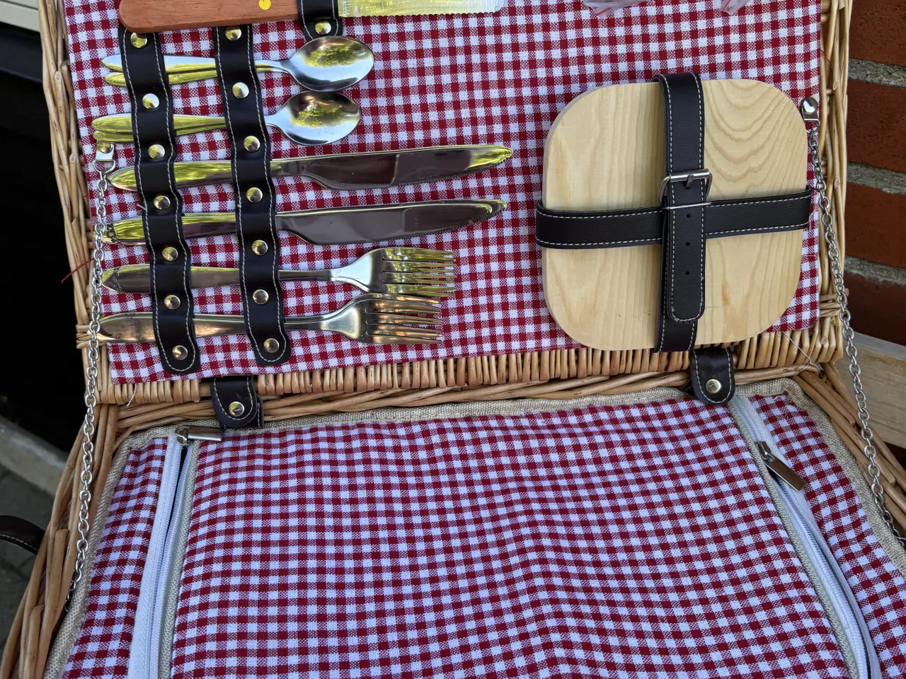 Billede 3 - Picnic kurv på hjul