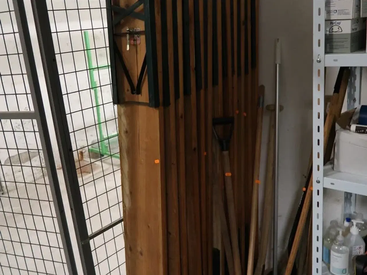 Billede 1 - 12 stk. klapbænke, 6 stk. klapborde samt div. Klapstole m.m.