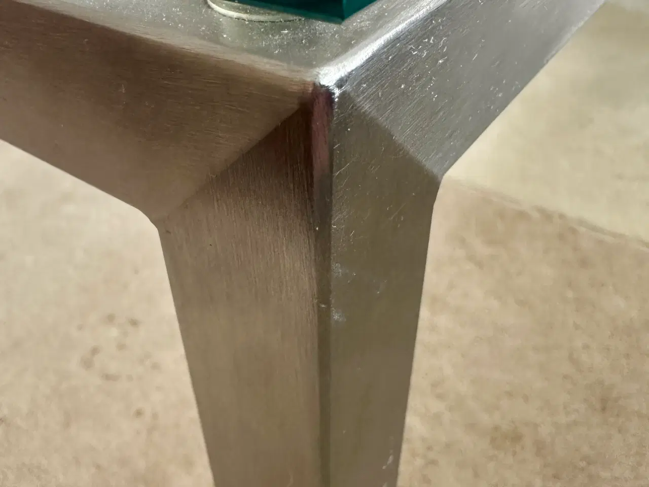 Billede 2 - Specialdesignet sofabord i børstet stål og glas