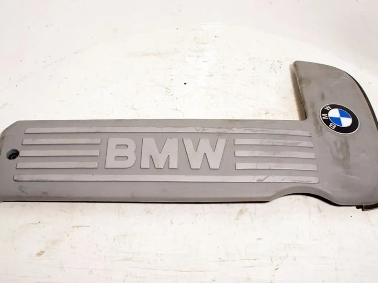Billede 1 - Afdækning plast over motor/ventildæksel B11147786740 BMW E38 E39 X5 (E53)