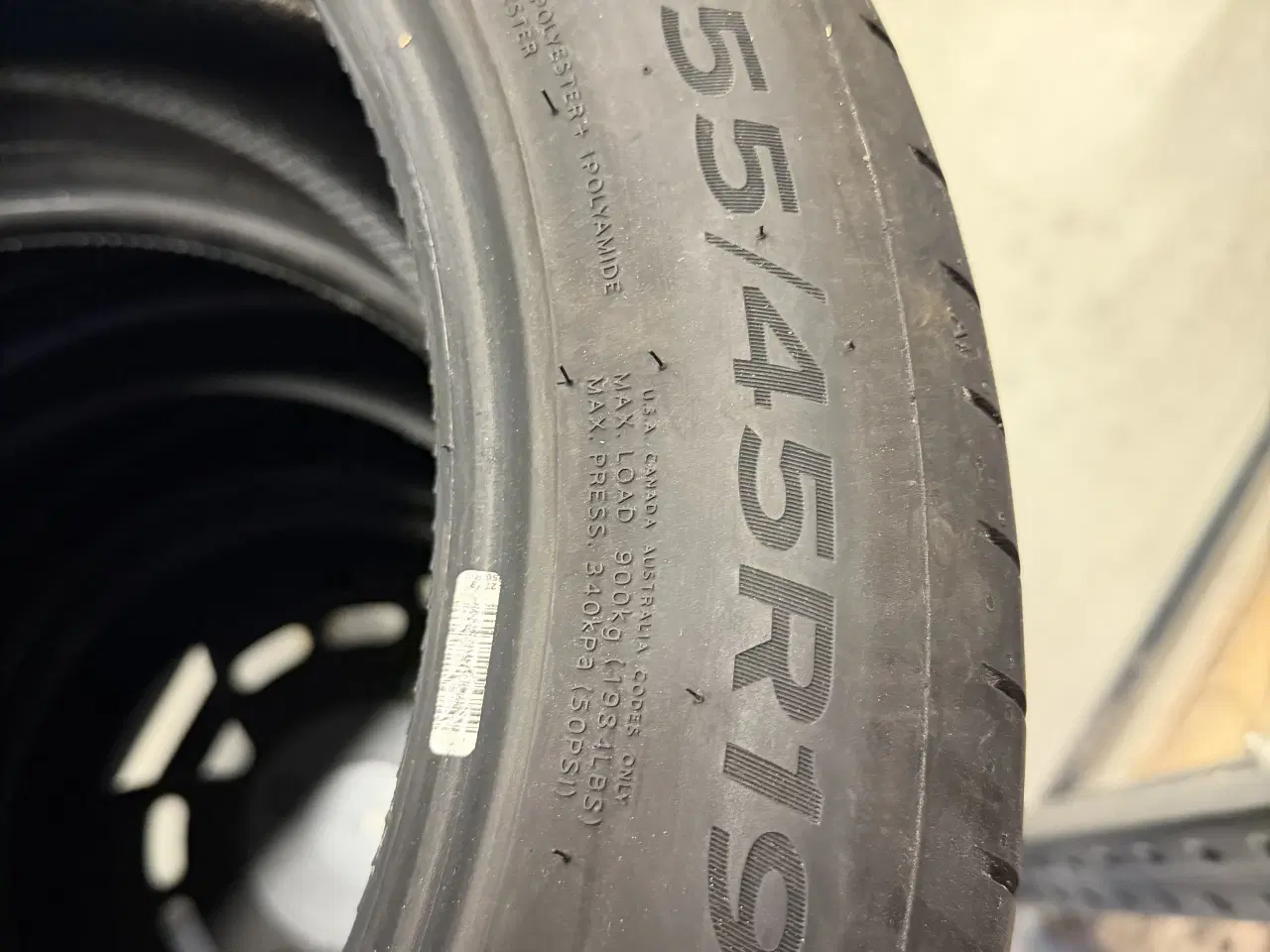 Billede 1 - 255/45/19 sommerdæk sælges. Tesla Y juniper