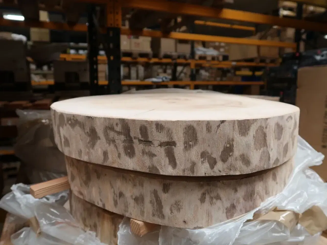 Billede 2 - 1 stk. Planke i Ask uden bark Diam 460 x H80 mm Unika