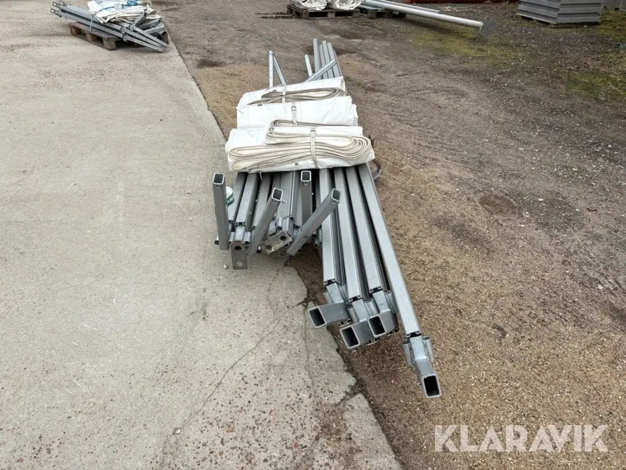 Billede 4 - Telt - 9x9m - ekstra stormsikret -4 slidset stænger