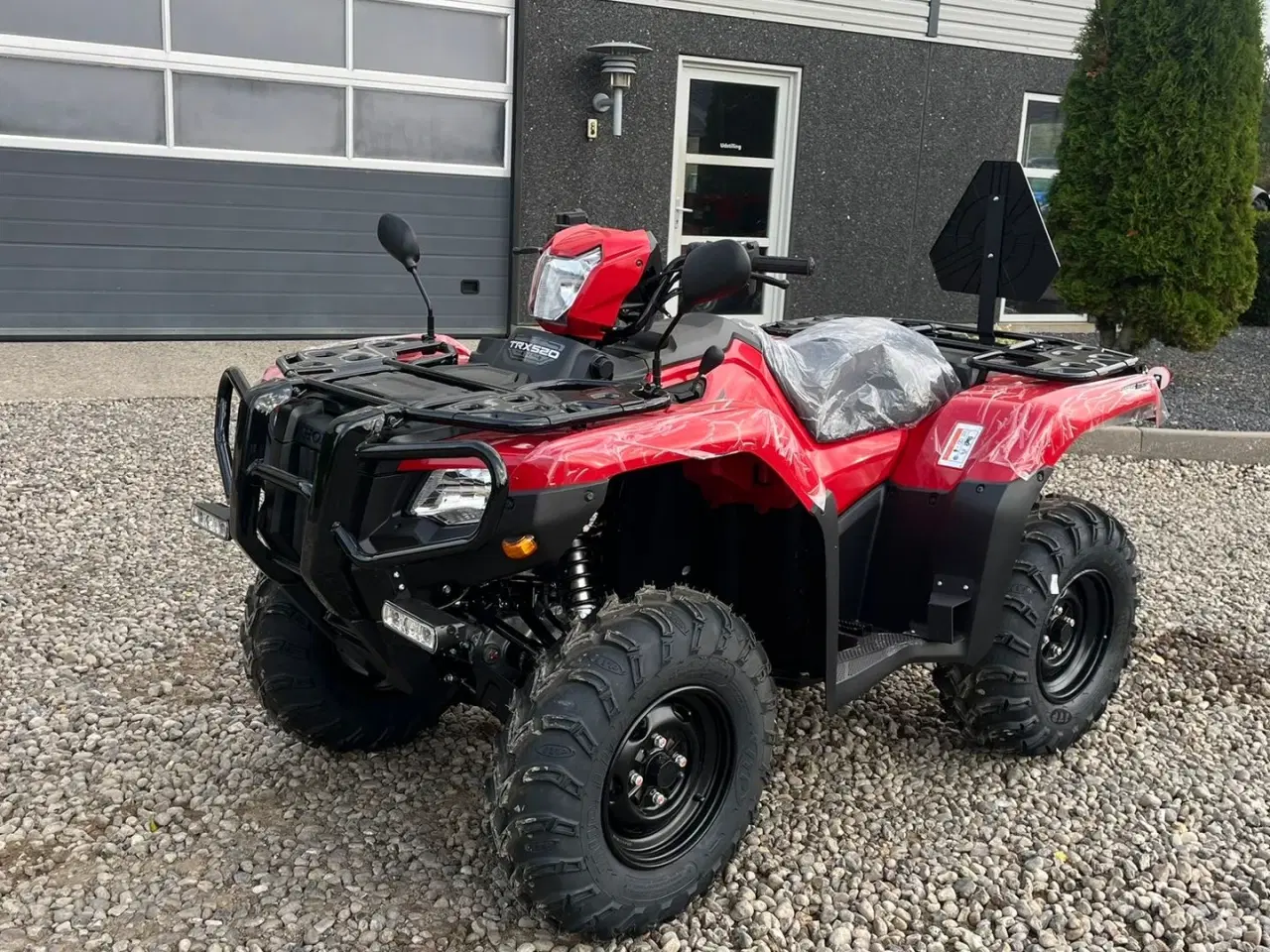 Billede 2 - Honda TRX 520 FA Traktor. STORT LAGER AF HONDA ATV. Vi hjælper gerne med at levere den til dig, og bytter gerne. KØB-SALG-BYTTE se mere på www.limas.dk