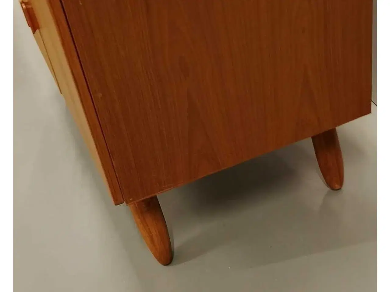 Billede 4 - Elegant og enkel skænk I teaktræ sælges 