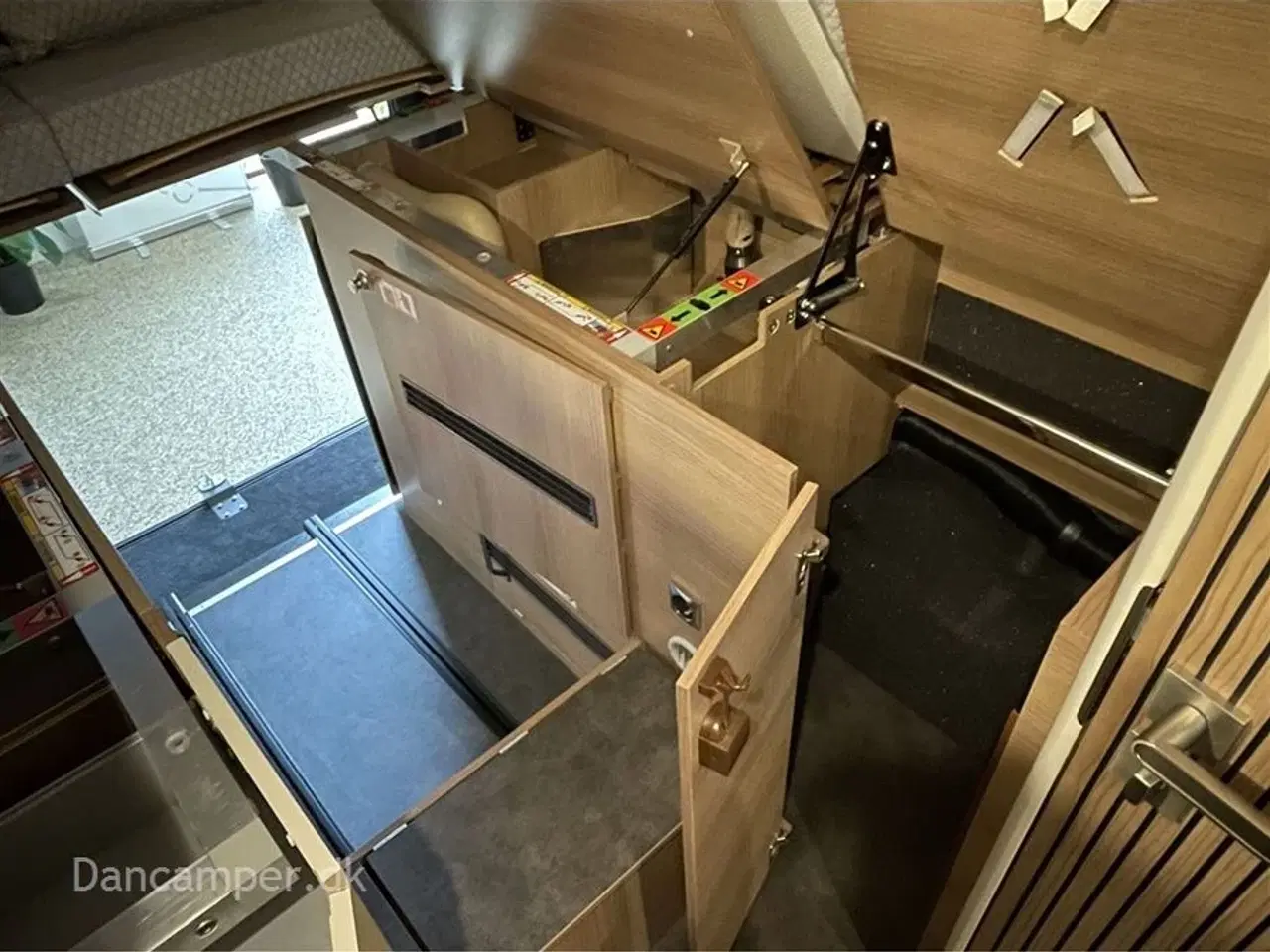 Billede 37 - 2025 - Carthago Van Genius 641 LE MB   MESSEPRIS kr. 1.475.000,- SPAR kr. 150.000,- GENIAL Carthago Van Genius 641 LE 170 Hk - 9 trin G-Tronic automatgear