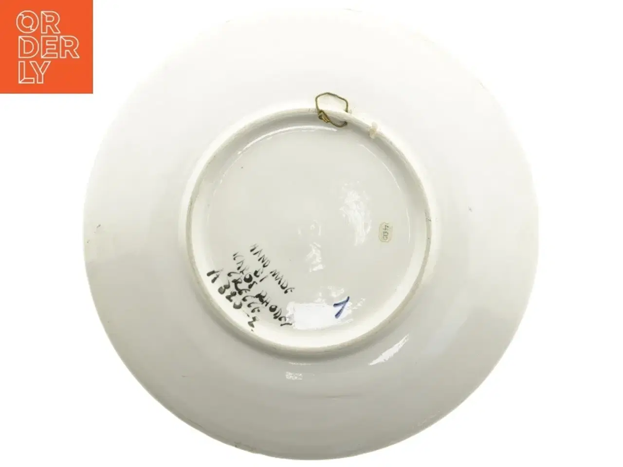 Billede 2 - Dekorativ tallerken med håndmalet motiv (str. Ø 31 cm)