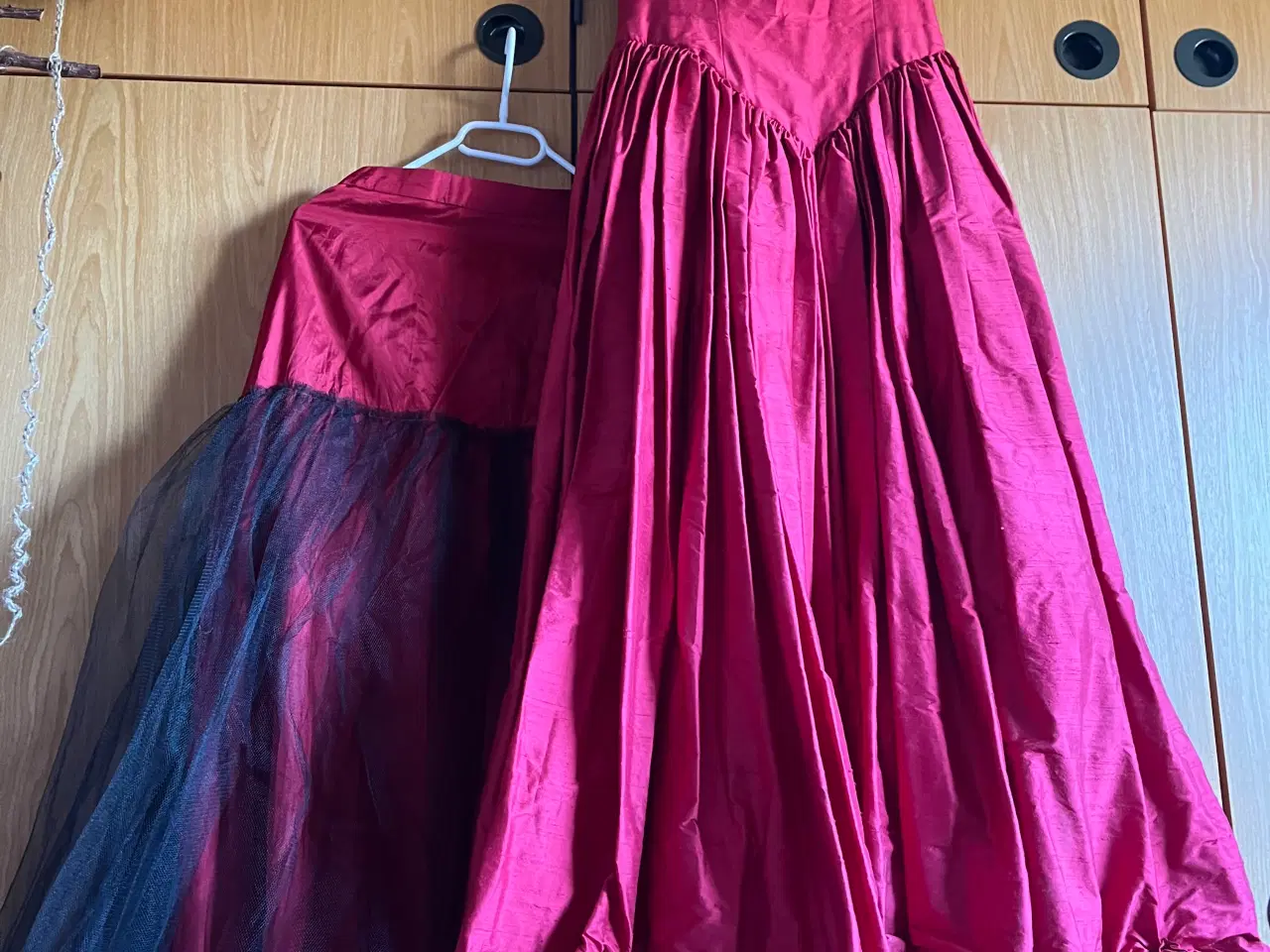 Billede 1 - Halloween tornerose kjole