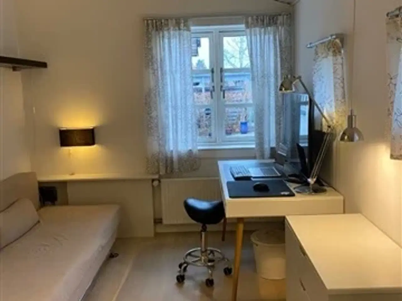 Billede 1 - Dejligt lyst værelse på 10 m2 i centralt beliggende villa, Farum, Frederiksborg