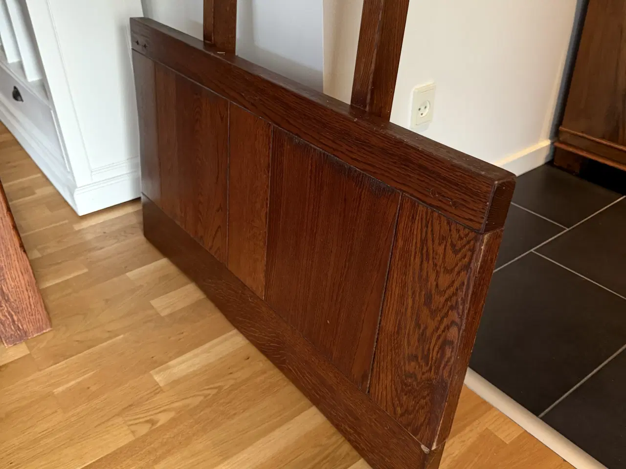 Billede 3 - Spisebord i mørkt træ