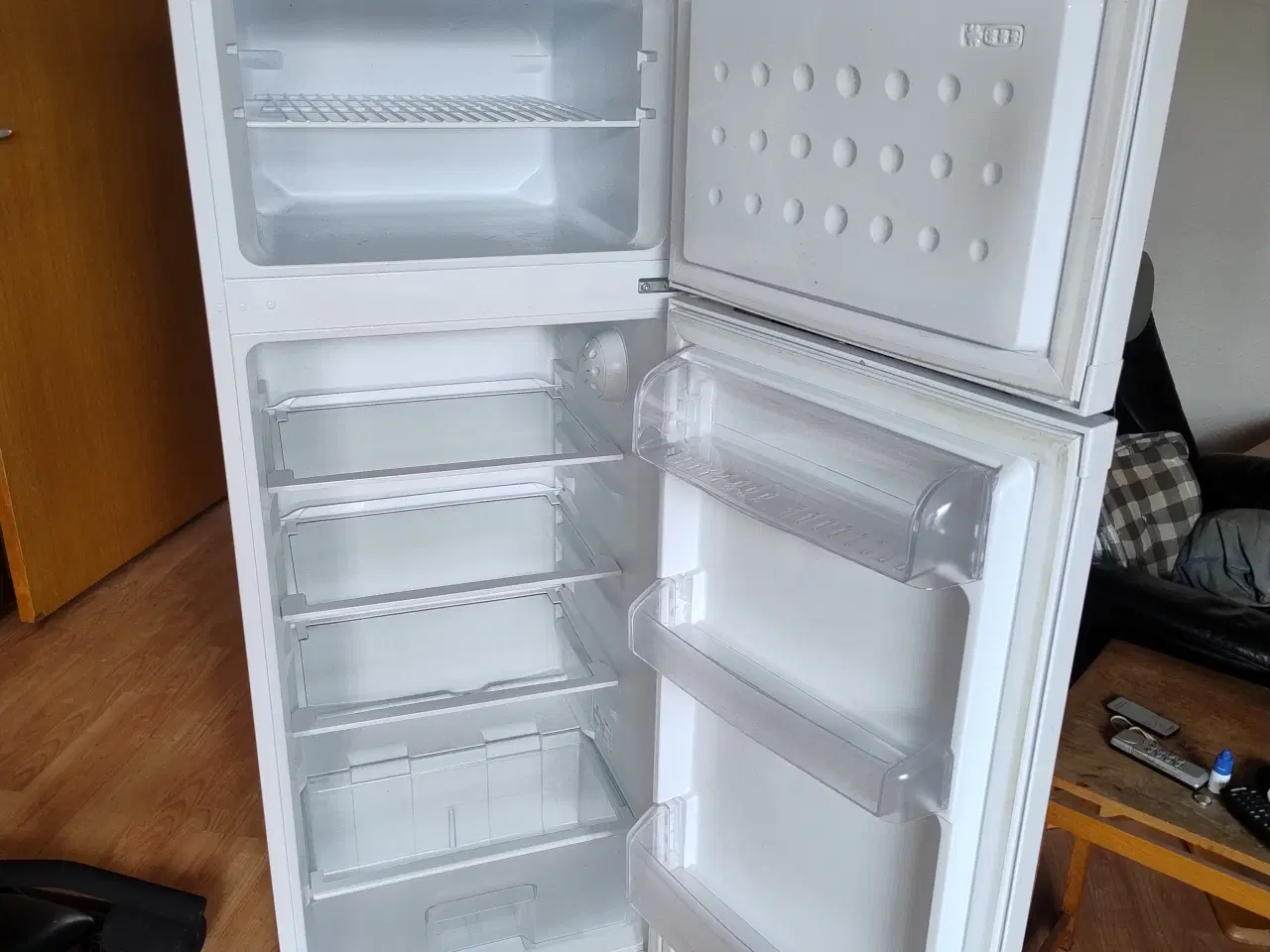 Billede 2 - Køleskab med lille fryser