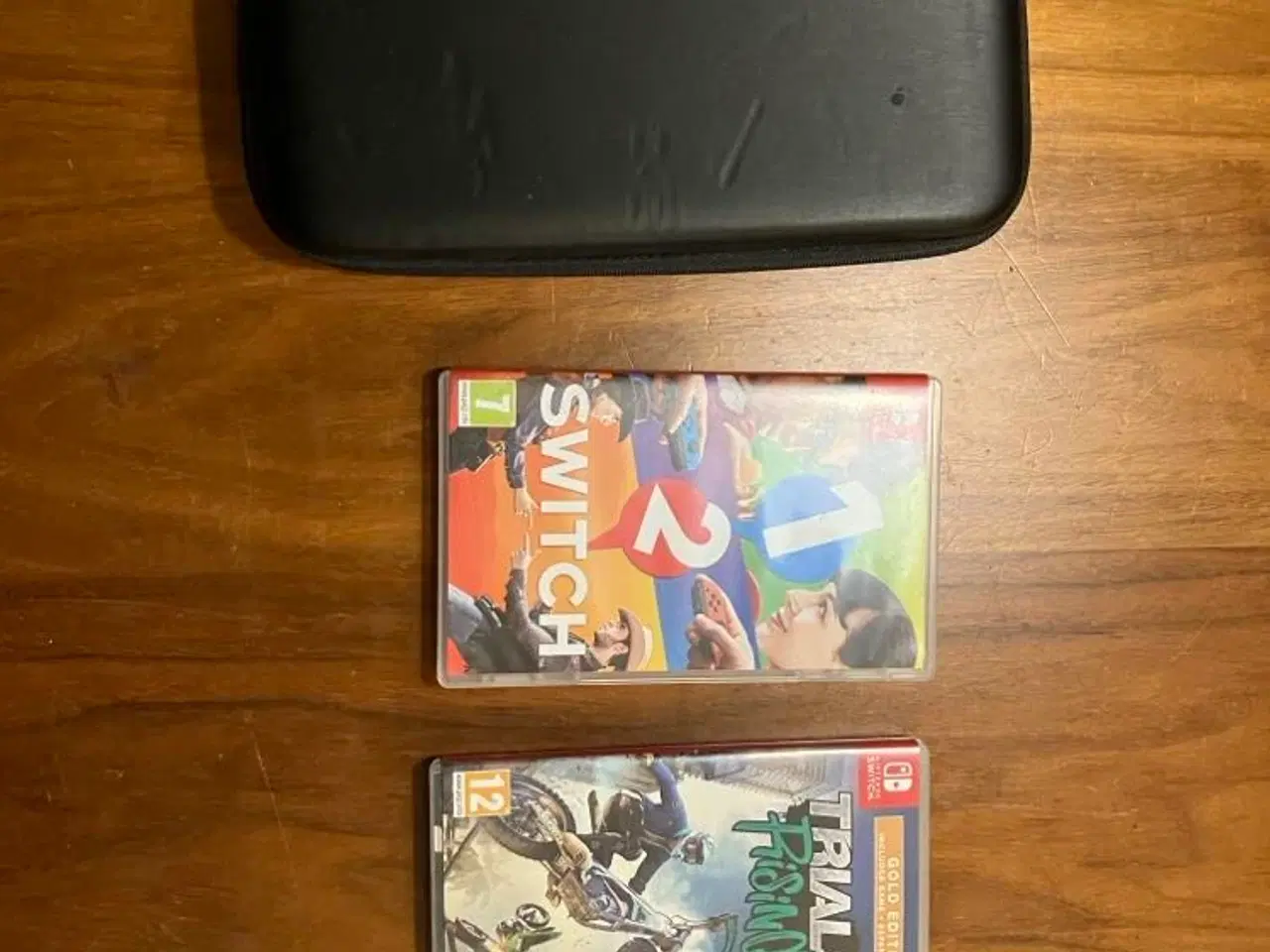 Billede 3 - Nintendo Switch with 2 games 128g case black joycn