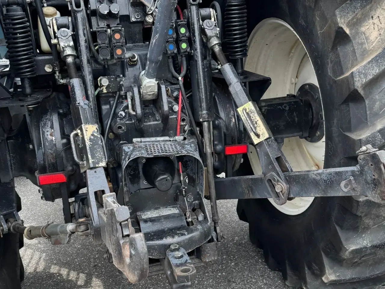 Billede 14 - New Holland TM 165  KUN 4000 TIMER OG AFFJEDRET KABINE!