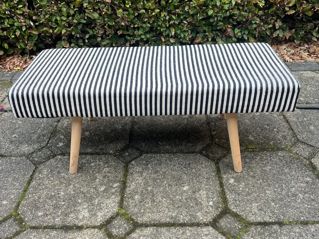 Billede 3 - Bænk med lammeskind