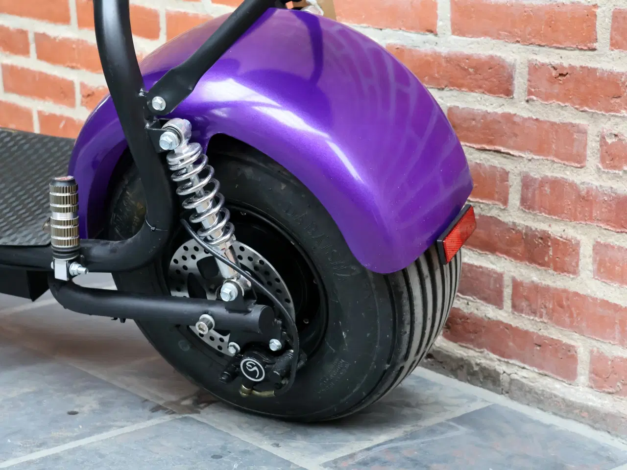Billede 3 - El-scooter m/skivebremser for og bag, styrthjelm