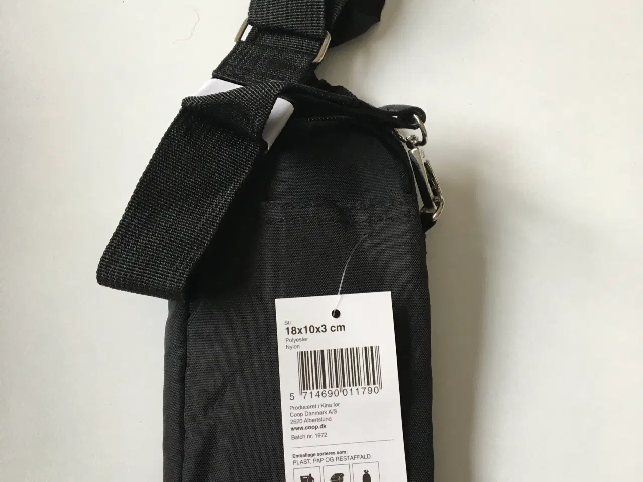 Billede 1 - Ny mobiltaske i sort nylon med kraftig inds. rem