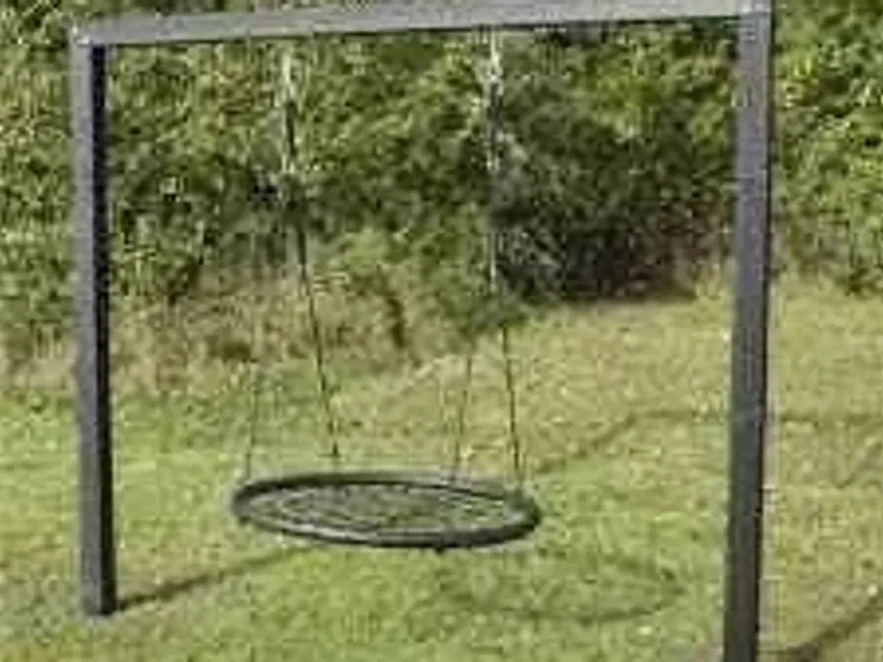 Billede 1 - Nordic Play Gyngestativ Asta sort grundmalet inkl. Rundgynge