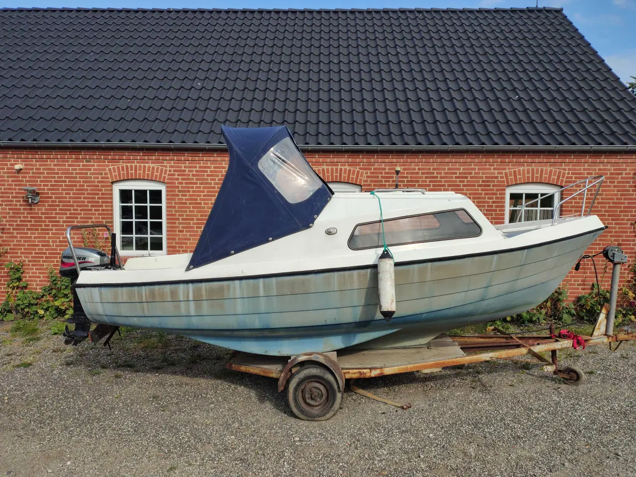 Billede 2 - 17 fods kabine båd med en 15 hp marine motor 
