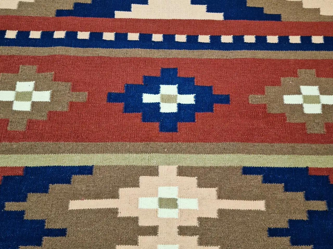 Billede 4 - Flot stort farverigt kelim tæppe.