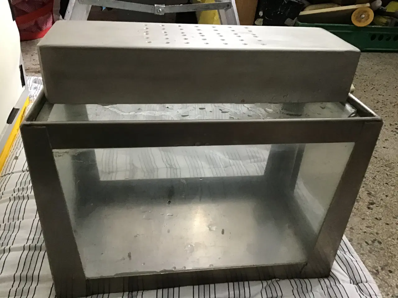 Billede 5 - 84 liter akvarie med aluramme
