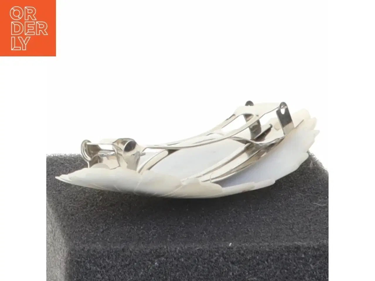 Billede 5 - Hvidt Perlemor hår spænde smykke med to kyssede turtelduer fugle (str. 9 x 3 komma 8 cm)