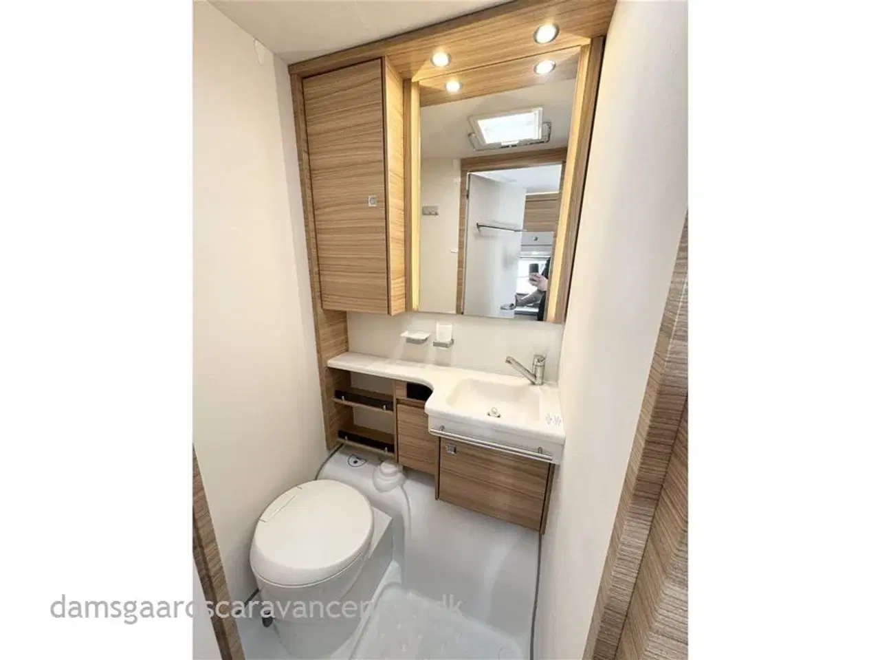 Billede 17 - 2022 - Dethleffs Camper 460 EL D-Line   Enkeltsenge-Lamel-Gulvtemp.-Mover-Telt