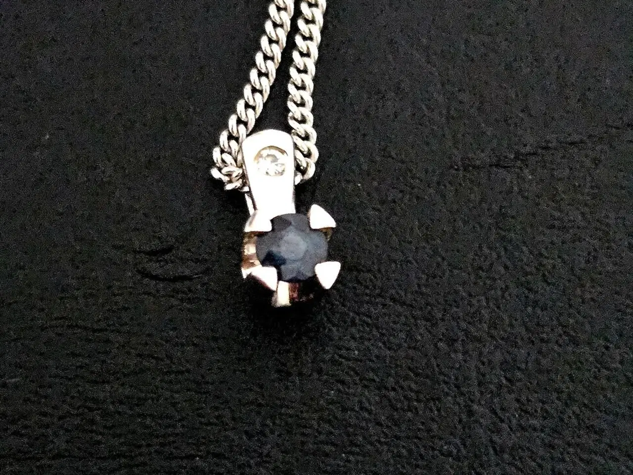 Billede 1 - Diamant & Safir Vedhæng.