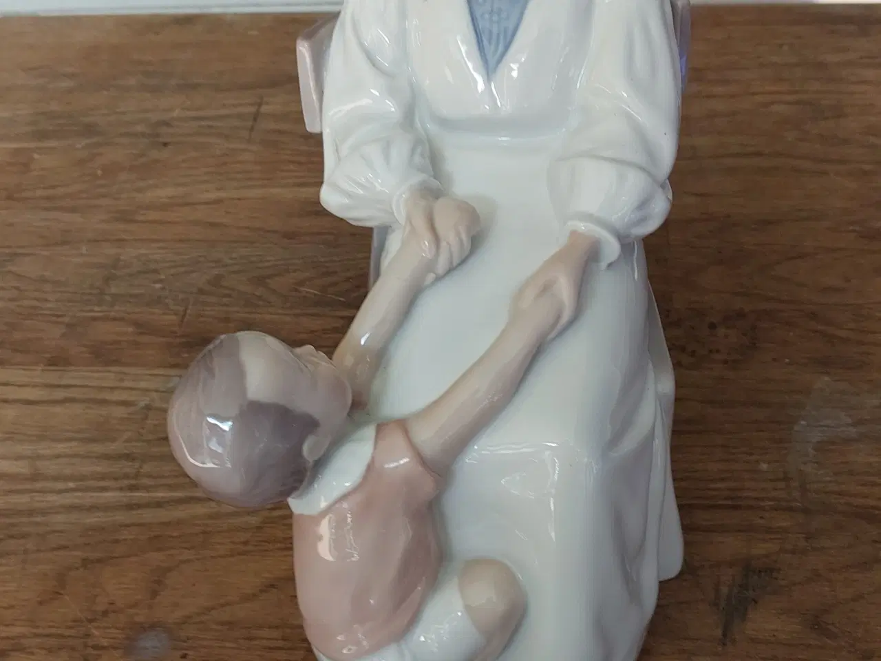 Billede 1 - Mor med dreng figur B&G