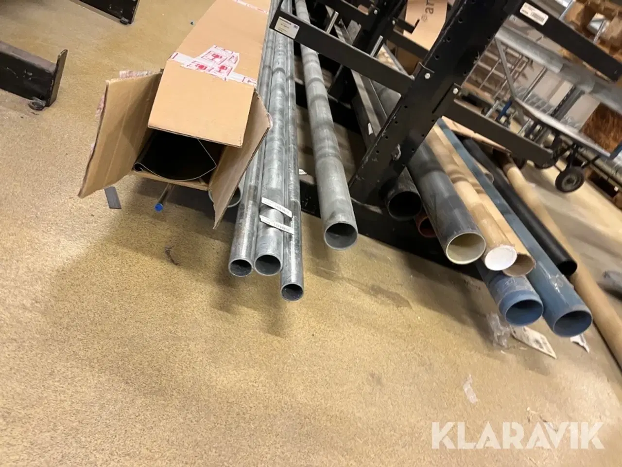 Billede 8 - Grenreol en række