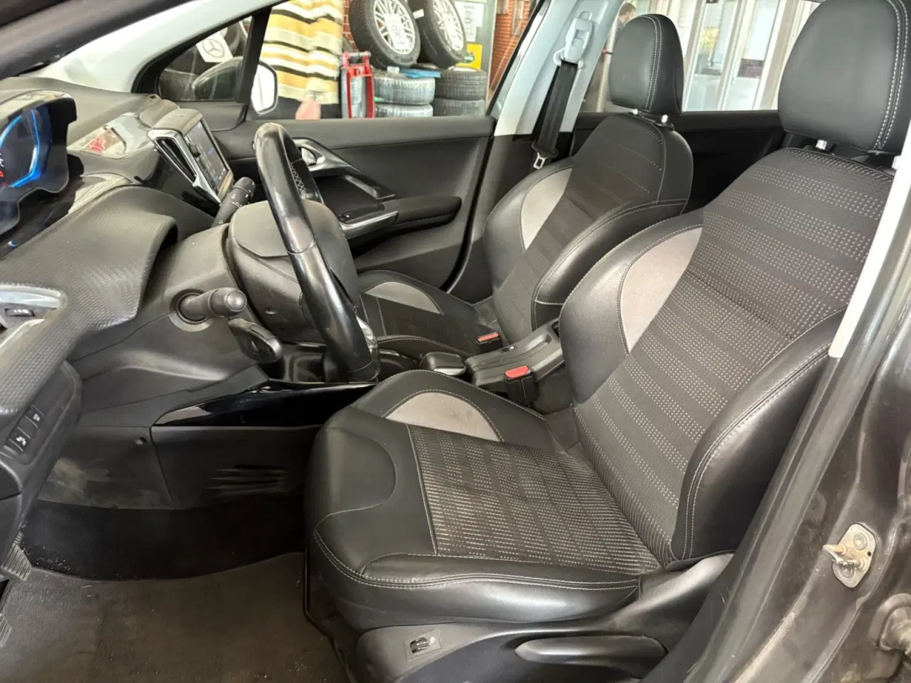 Billede 5 - Peugeot 2008 1,2 e-THP 110 Allure Sky